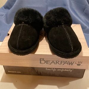 Bearpaw black slippers size 6